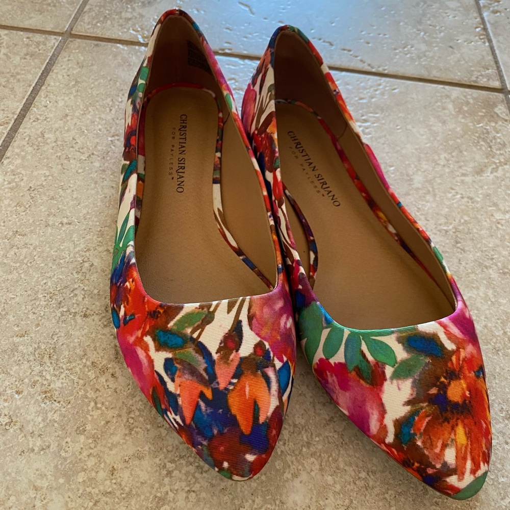 Christian Siriano Flats - perfect for spring! Size 7.5